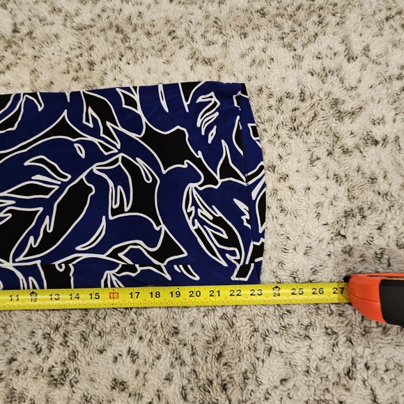 Chico's Travelers SZ 2/L/12 Pull On Wide Leg Stretch Crop Pants Abstract Print - Picture 9 of 11